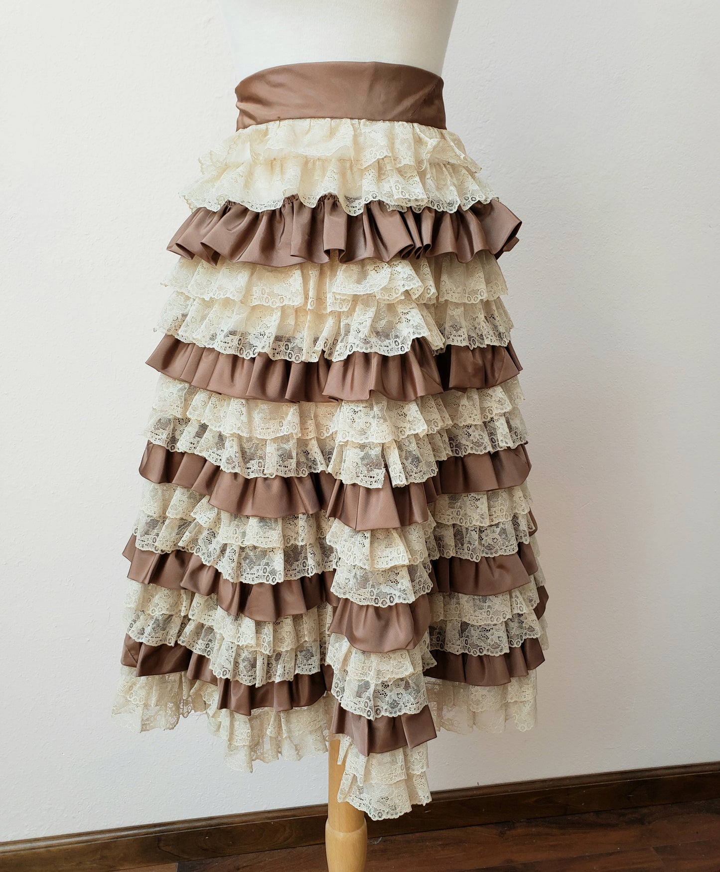 Vintage brown ruffle skirt