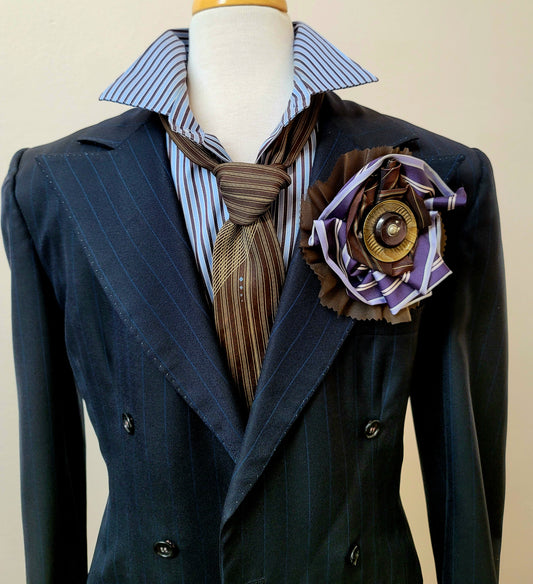 Statement brooch