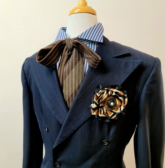 Black and brown lapel brooch