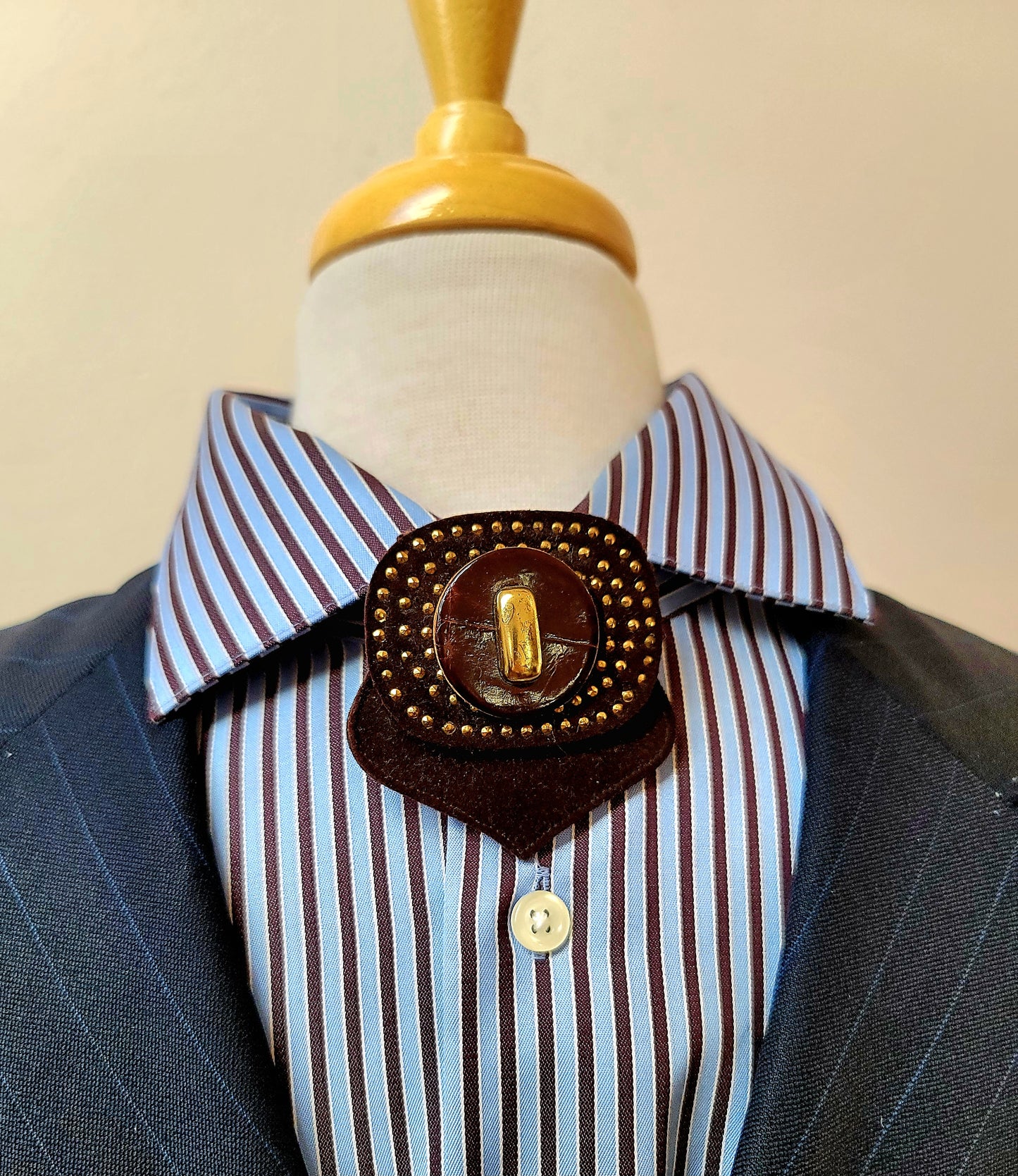 Vintage brown leather brooch