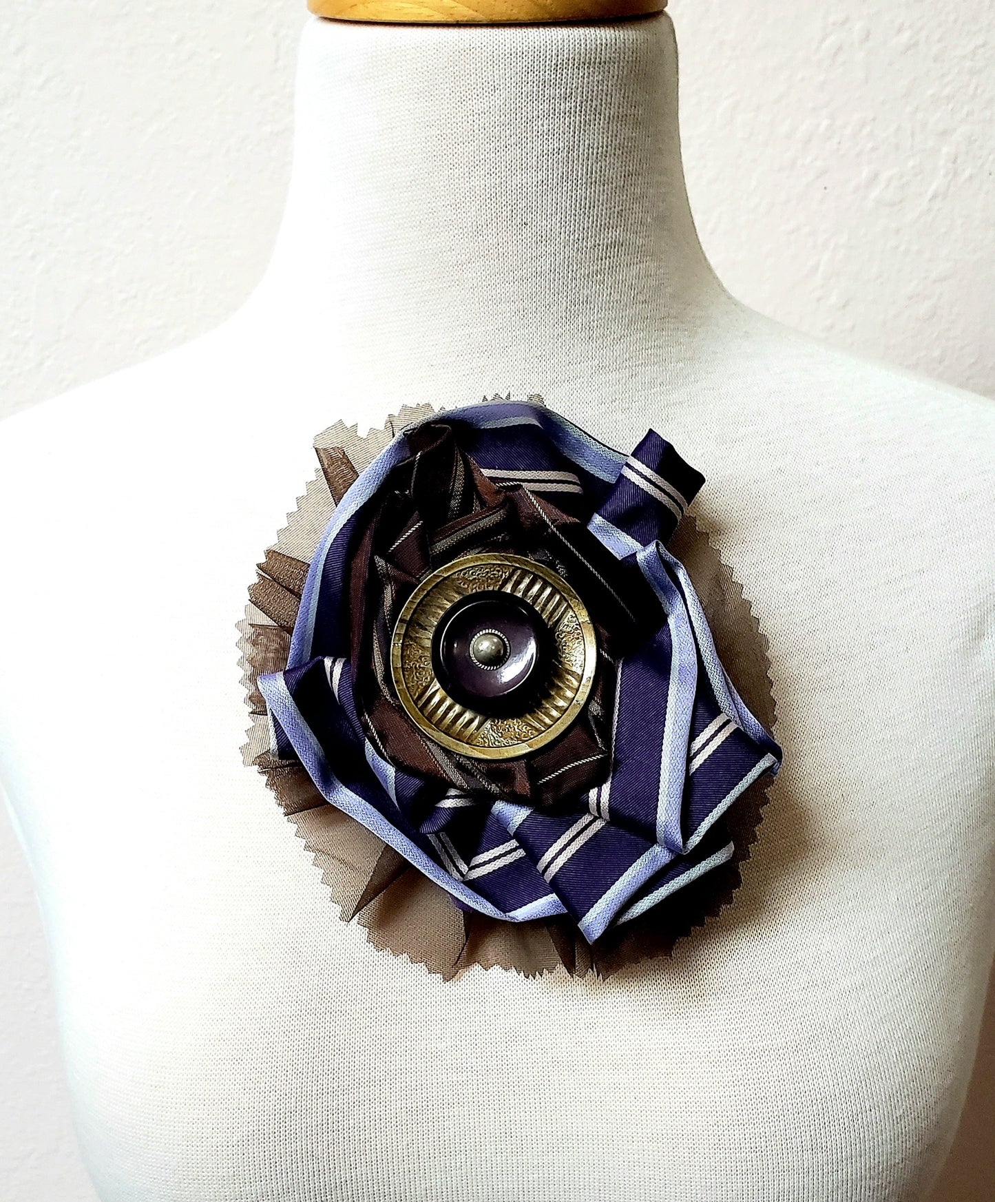 Statement brooch