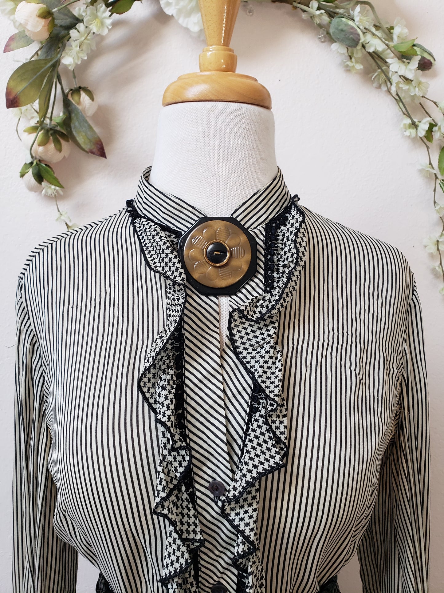 Vintage buttons brooch