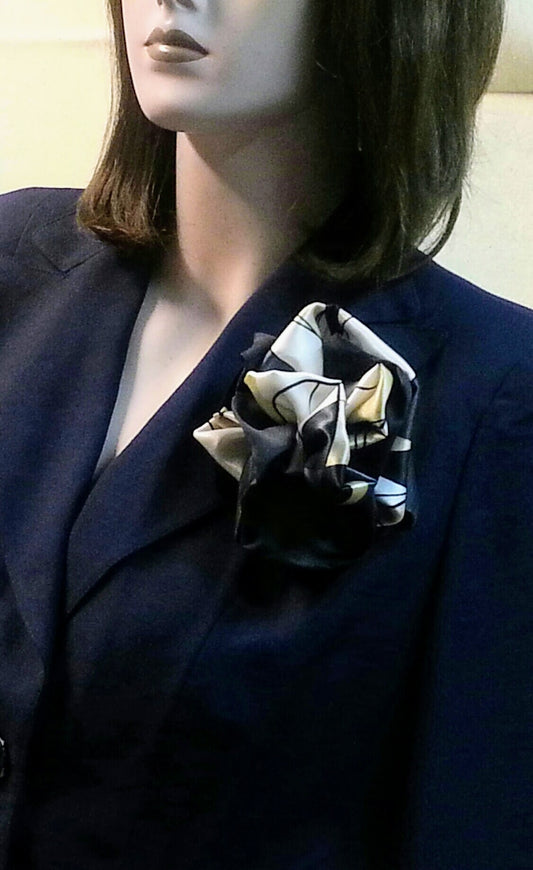 Geometric print lapel fashion brooch