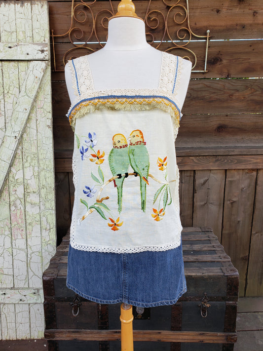 Embroidered vintage camisole with parrots