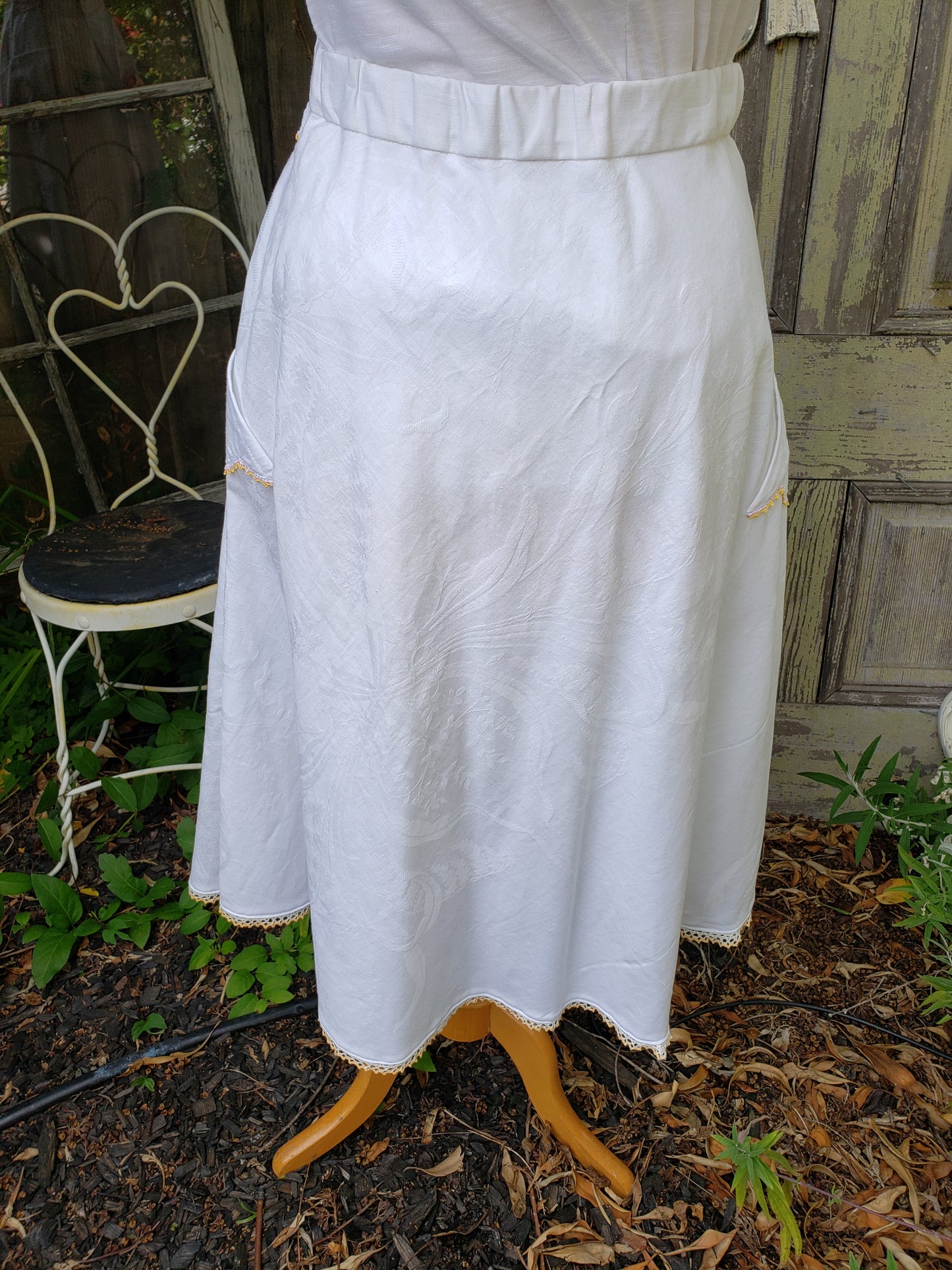 Handmade embroidered pocket skirt