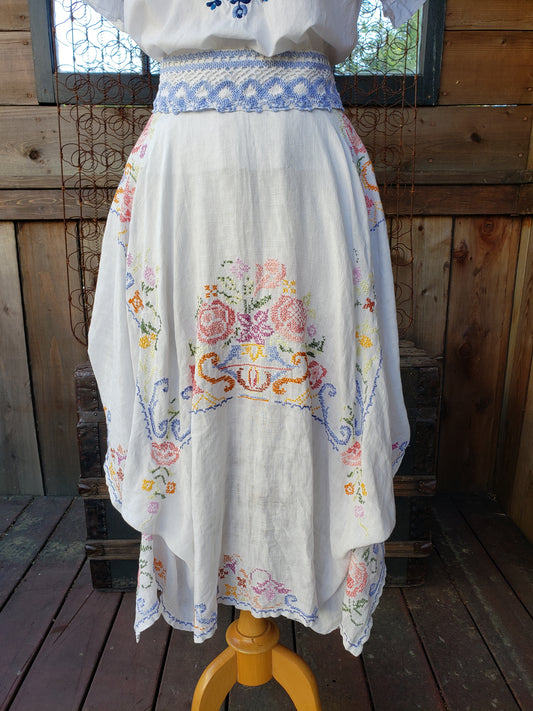 Vintage embroidered skirt