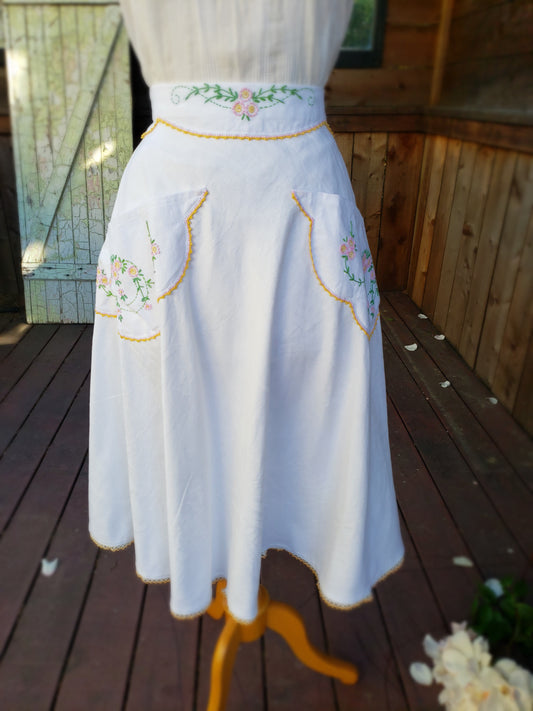 Handmade embroidered pocket skirt
