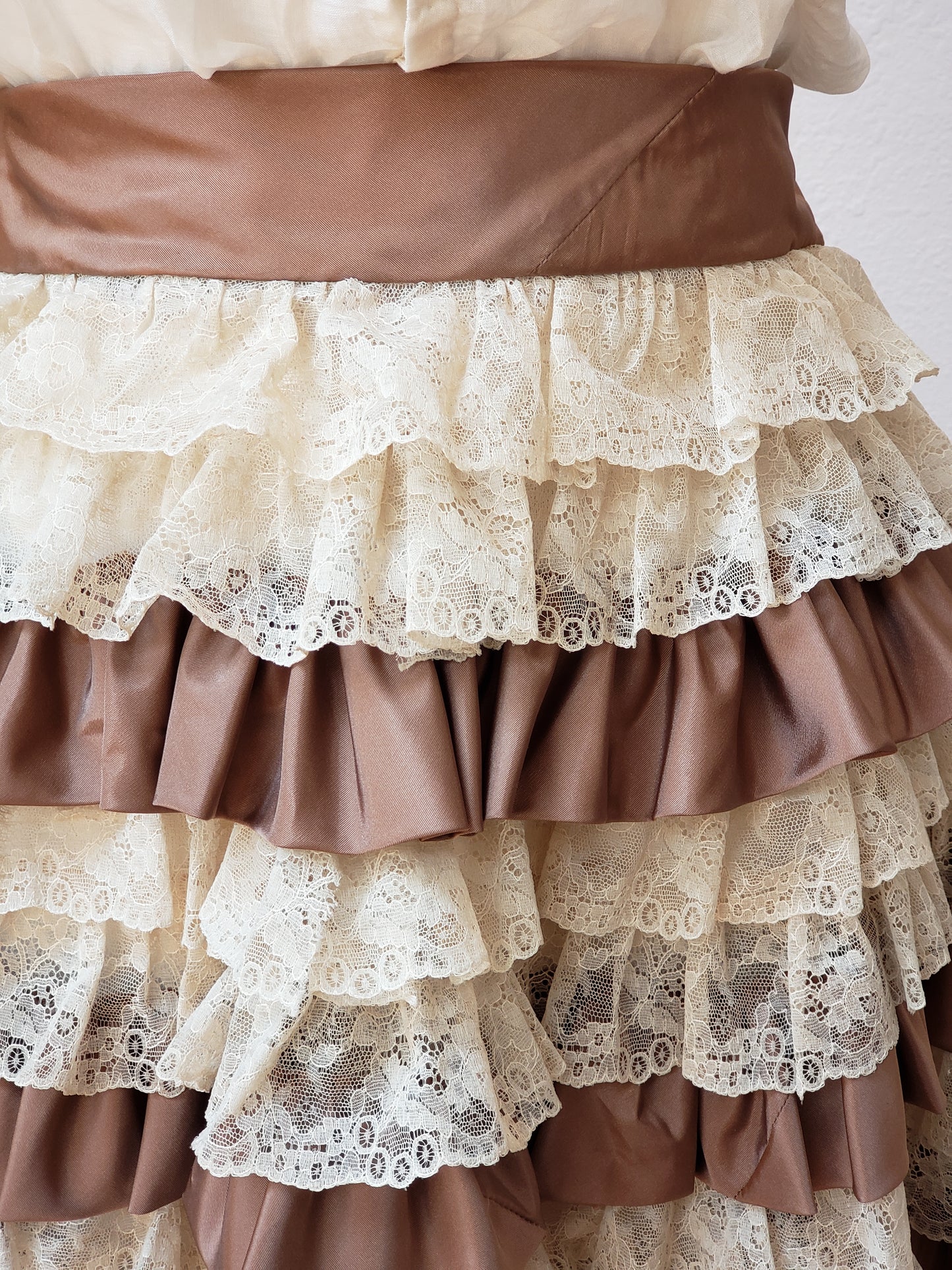 Vintage brown ruffle skirt