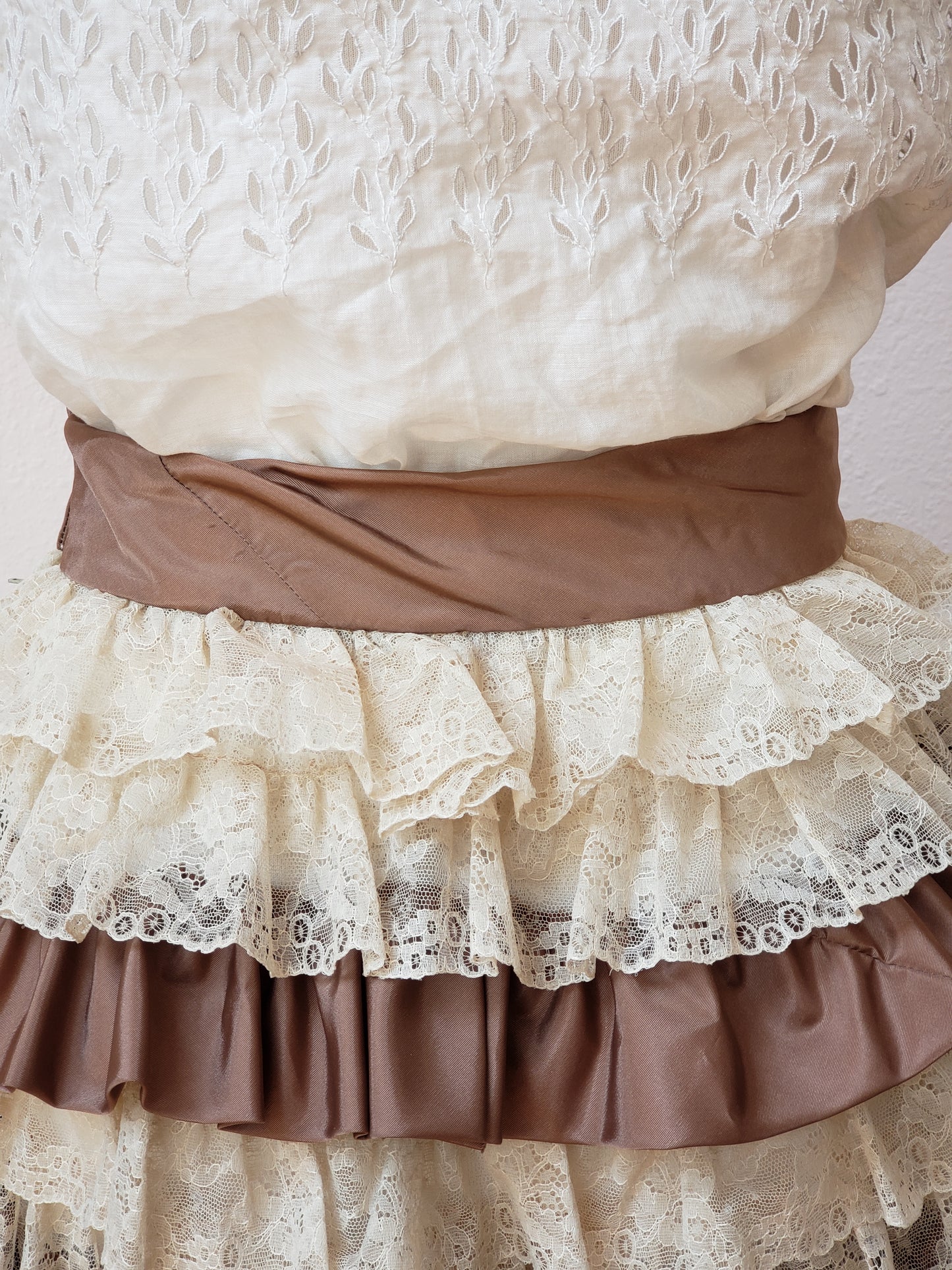 Vintage brown ruffle skirt